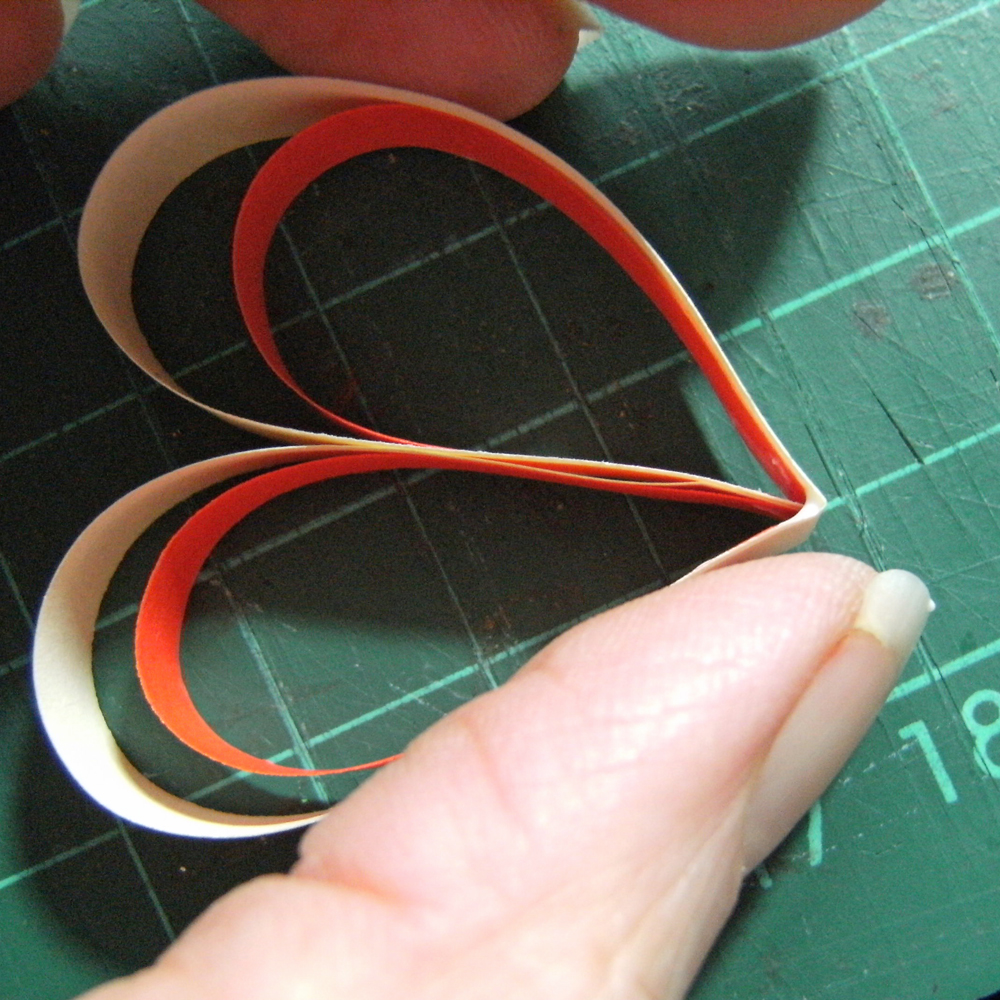 Lizzie Made Paper Hearts Bunting Tutorial