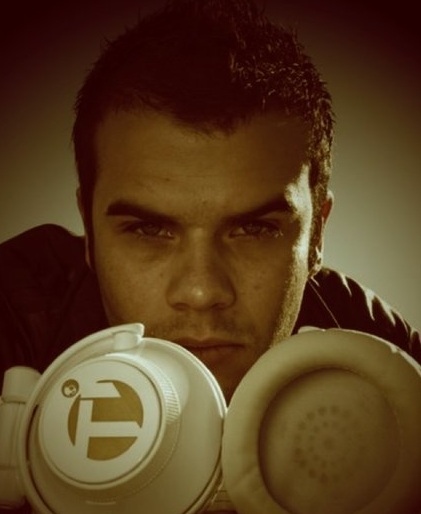 Manhattan 37 Carlos Chaparro Sera Uno De Los Dj De Encamisa Electronica manhattan 37 carlos chaparro sera uno de los dj de encamisa electronica