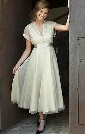 Vintage Bridesmaid Dresses on Add A Touch Of Class With A Vintage Wedding Dress