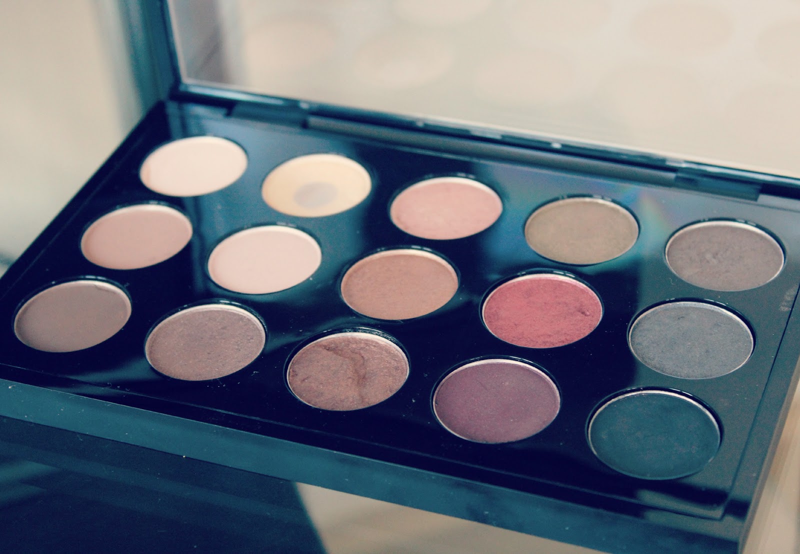 mac eyeshadow x15 mac eyeshadow x15