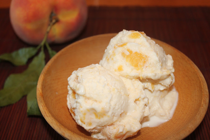 Savory Moments Peachnutmeg frozen yogurt
