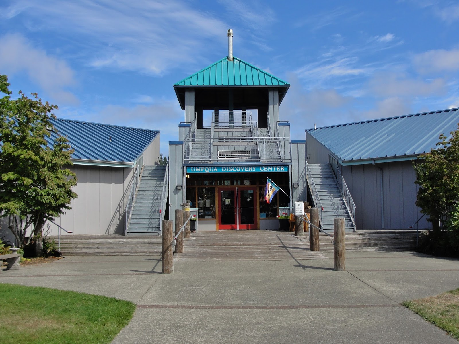 BJ Travels Umpqua Discovery Center, Reedsport, OR