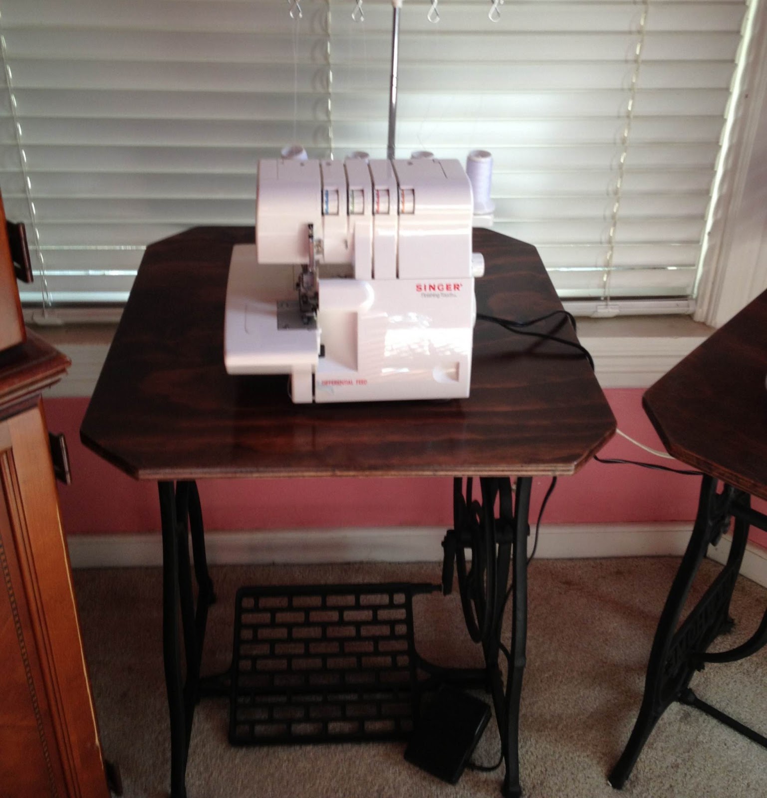 Tip On Singer Serger, The Cheap One. It's Glorious