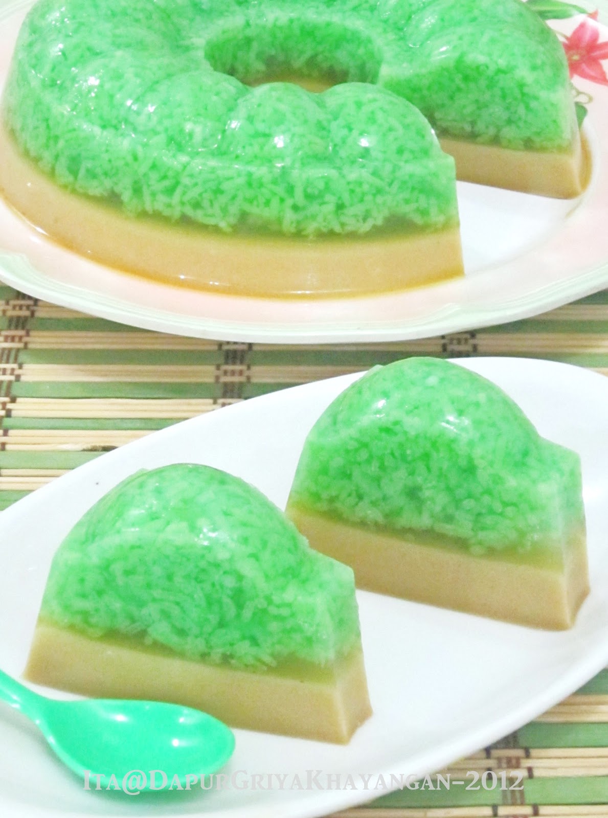 Dapur Griya Khayangan Puding Tape Ketan Hijau Lapis Gula Merah