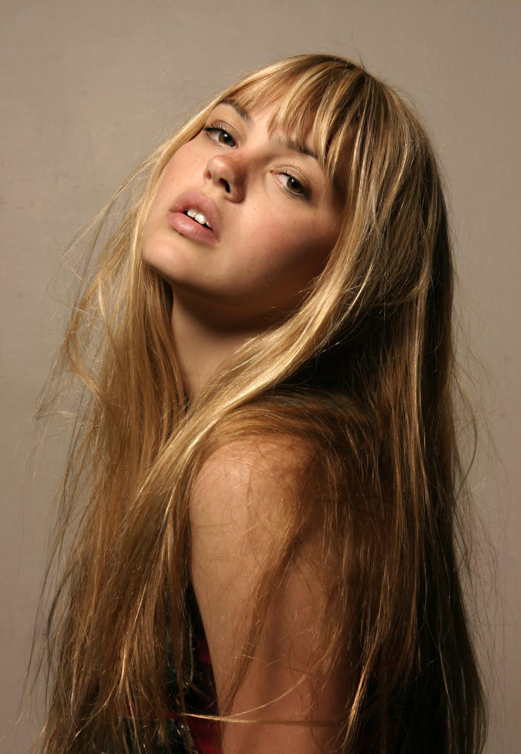 Aimee Teegarden Hot