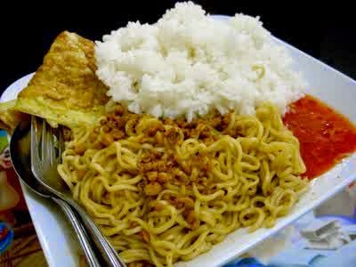 Bahaya, Jangan Makan Mie Dengan Nasi Bahaya, Jangan Makan Mie Dengan Nasi