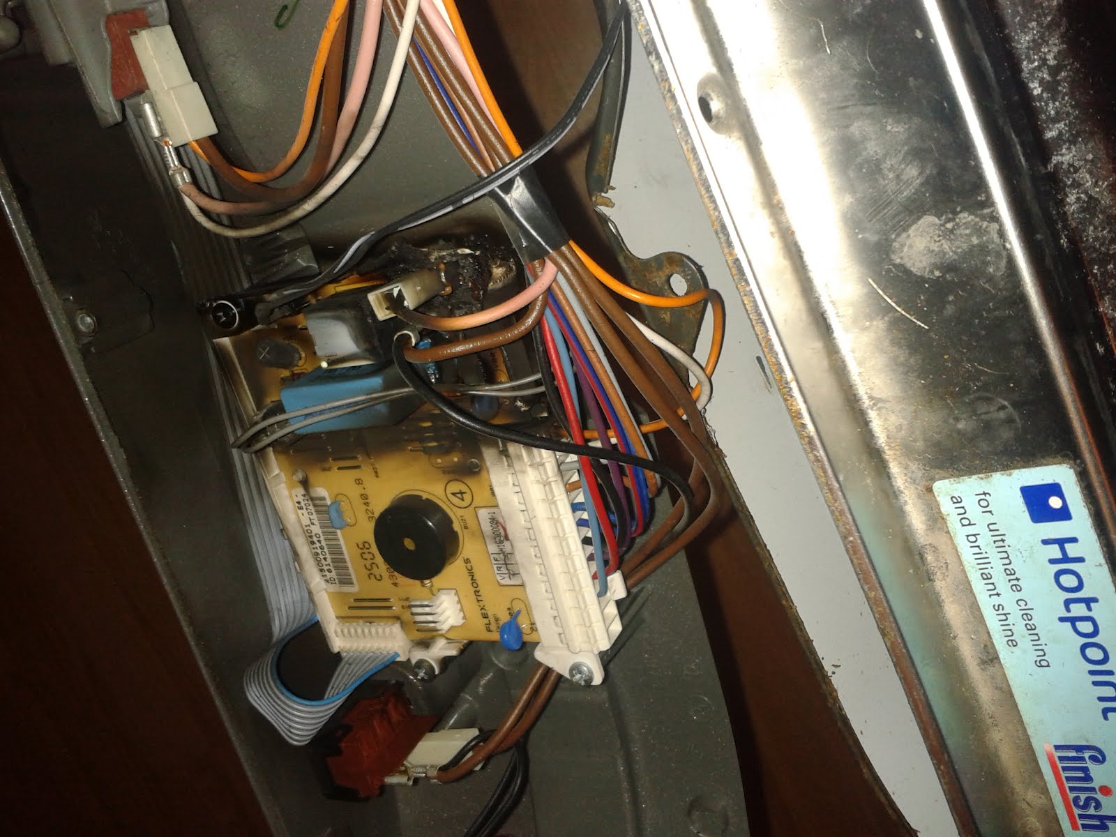 Dishwasher set on fire Hotpoint FDW60 Dishwasher set on fire