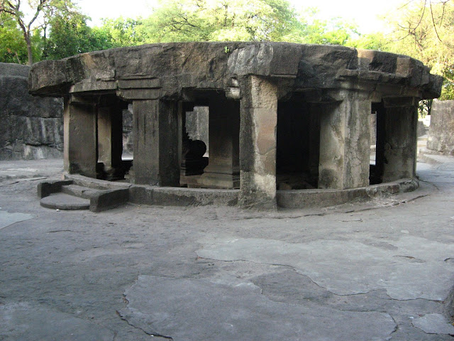 Pataleshwar Cave, Temple