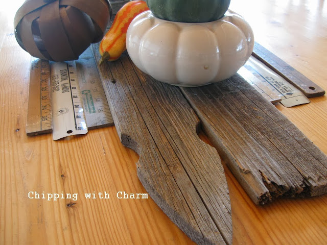 Chipping with Charm: Fall Centerpiece...http://chippingwithcharm.blogspot.com/