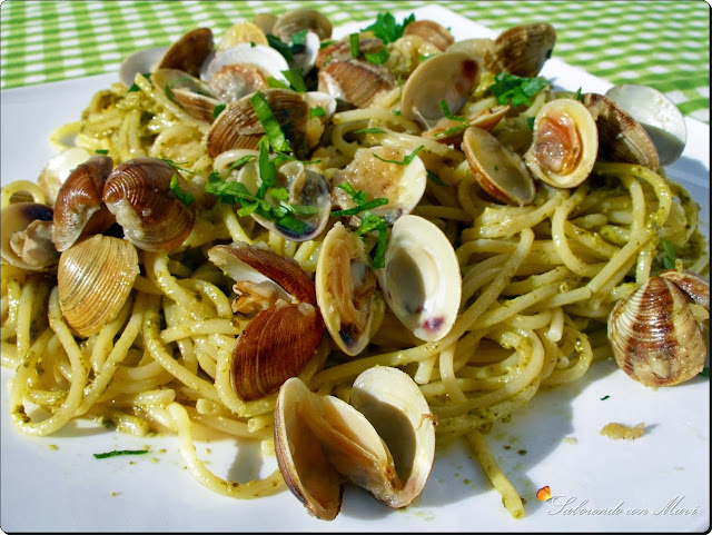 Espaguetis Con Pesto A La Genovese Y Almejas Al Albariño
