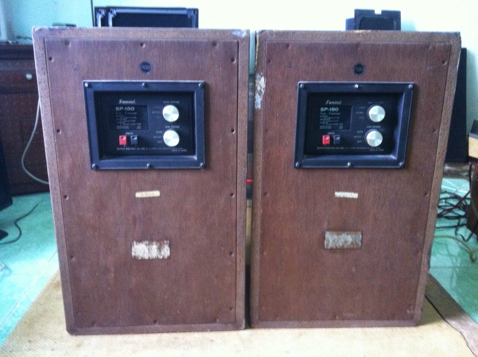 Mặt sau loa Sansui SP-150 Mặt sau loa Sansui SP-150