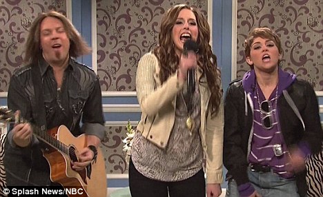 She wore a purple hoodie i kissed justin bieber hoodie. She wore a purple hoodie