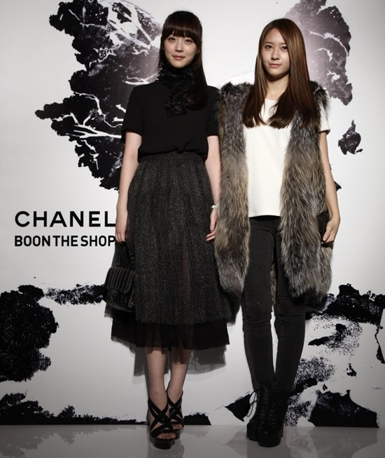 Chic and Blessed: [ Stars' Style ] Fx at CHANEL 2011/2012 Cruise collection