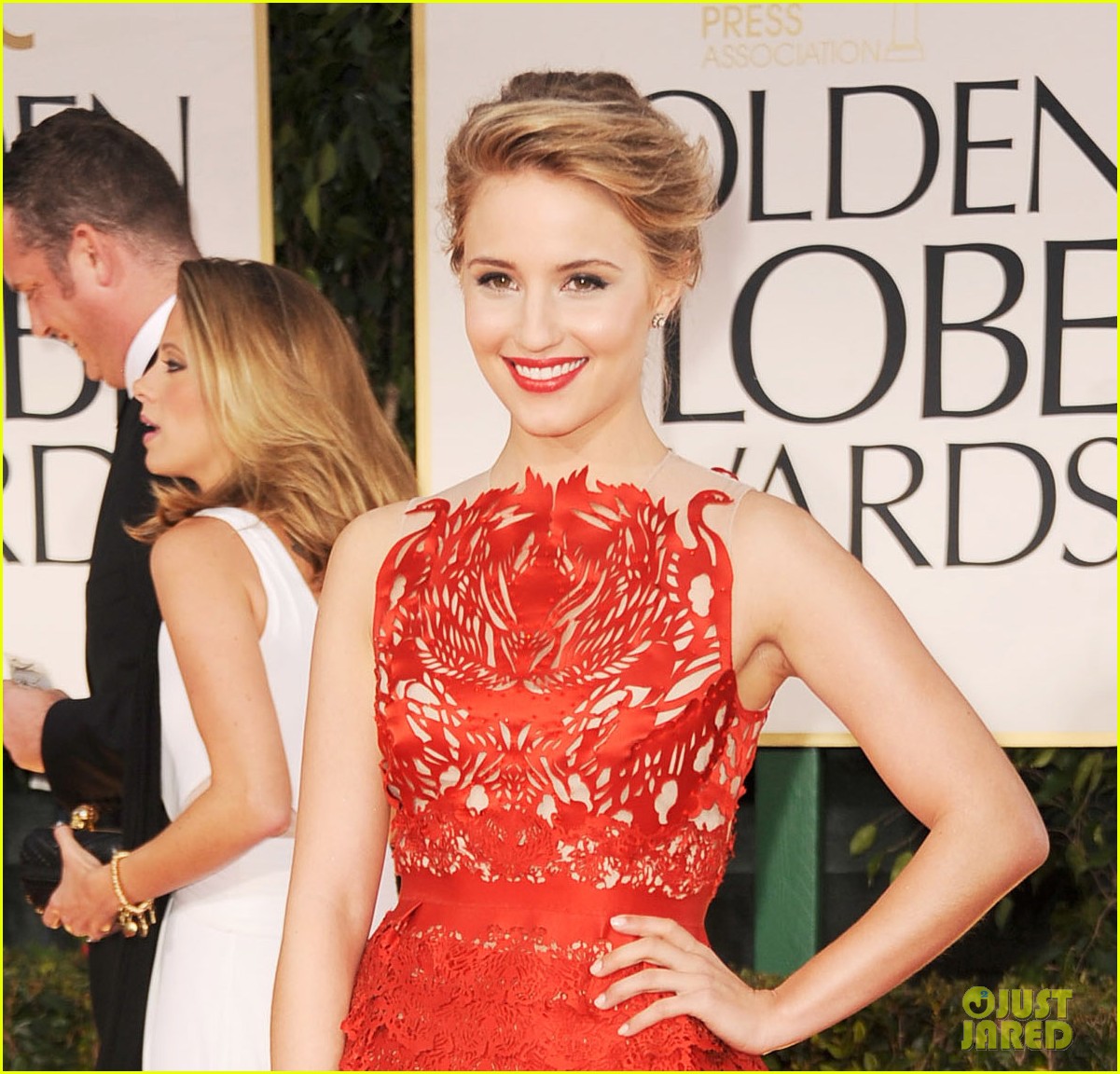 http://3.bp.blogspot.com/-SbFFVaHuxFI/TxPOCk9w3TI/AAAAAAAAAWA/o1F7qtSyO78/s1600/dianna-agron-golden-globes-02.jpg