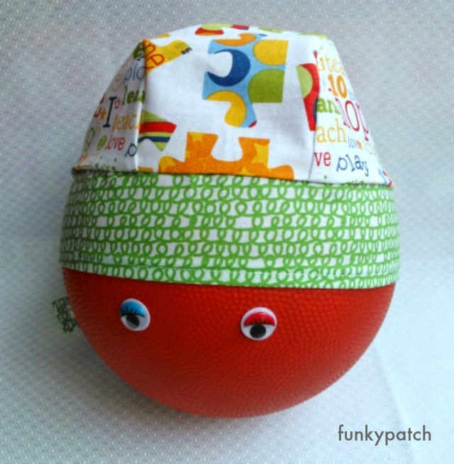 bandana para niños con estampado puzzle y words handmade by funkypatch