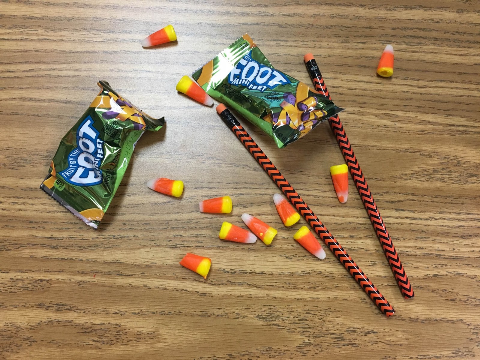 One...Two...Buckle My Shoe Candy Corn Bandit