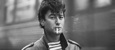 http://3.bp.blogspot.com/-SePg9K5CiO0/TgKBlV5PhaI/AAAAAAAACIs/AqWTLpr9bwg/s400/37245_une-bashung-jeune.jpg