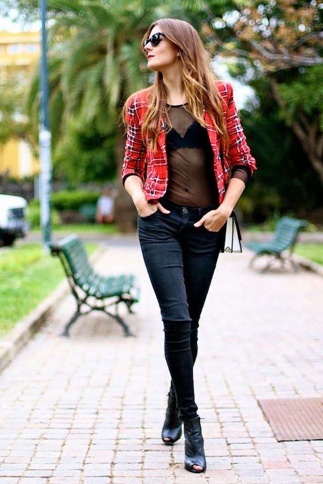 Marilyn's Closet FASHION BLOG Como combinar una chaqueta roja / How