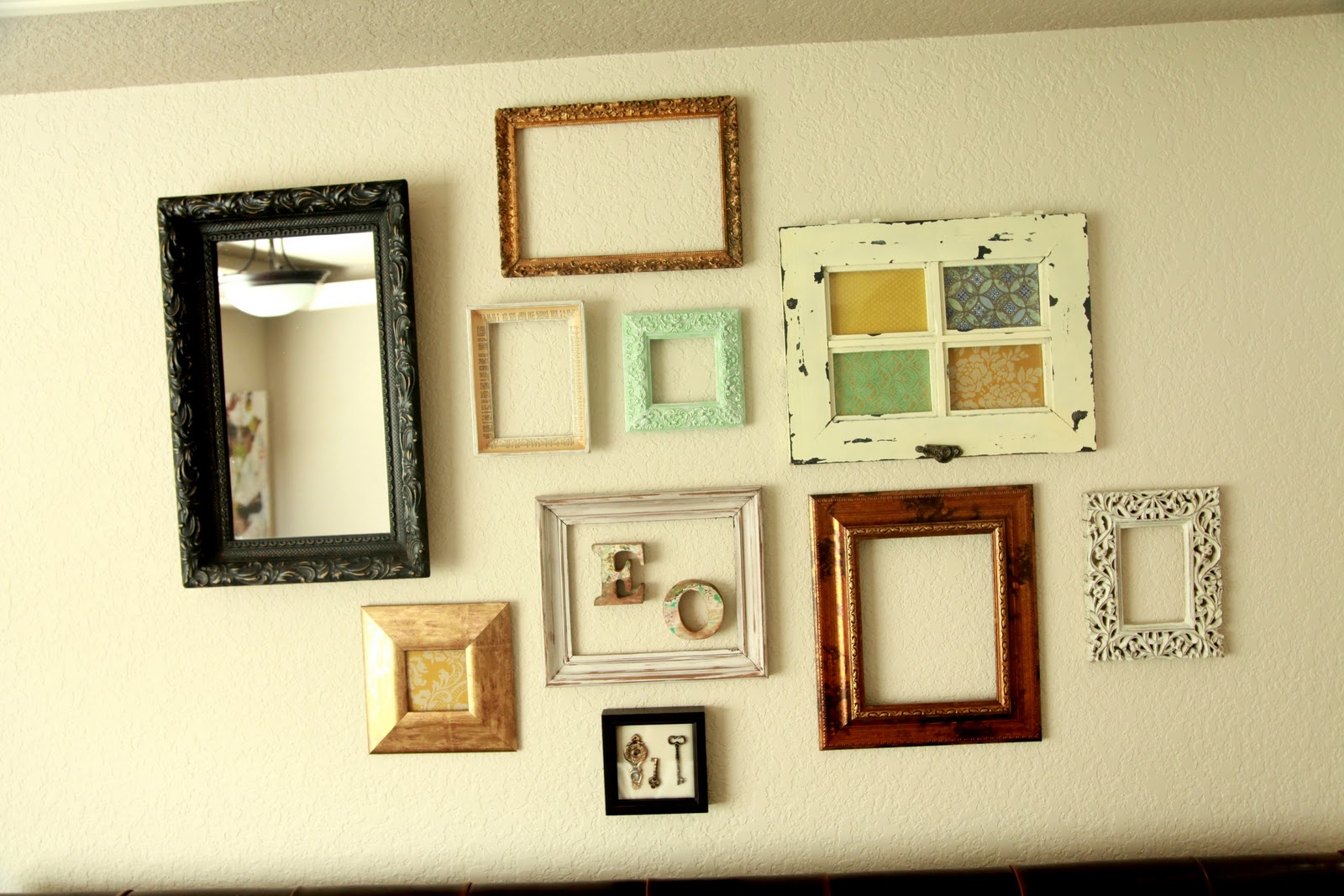 vintage pretty {DIY} Pretty Frames on the wall
