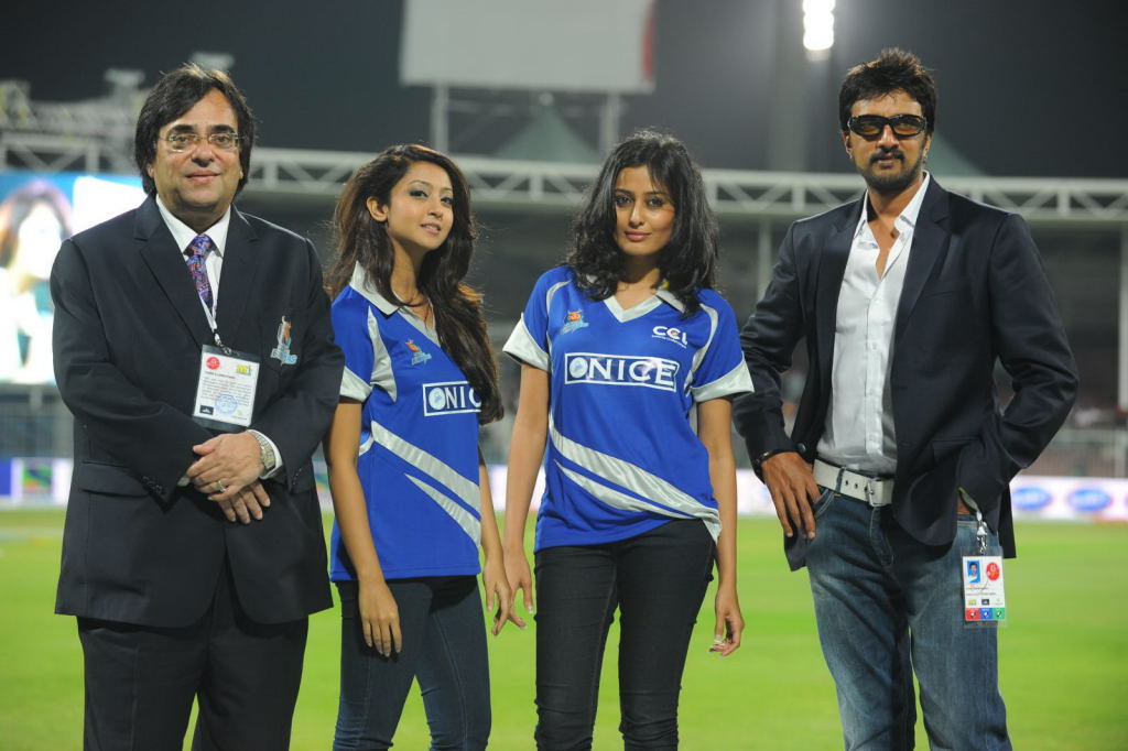 Bollywood Actresses at CCL 2 Opening Ceremony in Dubai1 - Hot Babes at CCL 2 Opening Ceremony