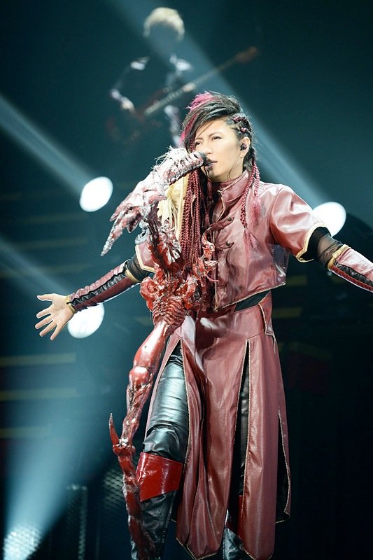 GACKT celebrates his 40th birthday at a live concert