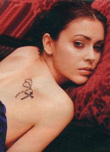 TATTOOS DESIGNS Cross Tattoo Designs For Women