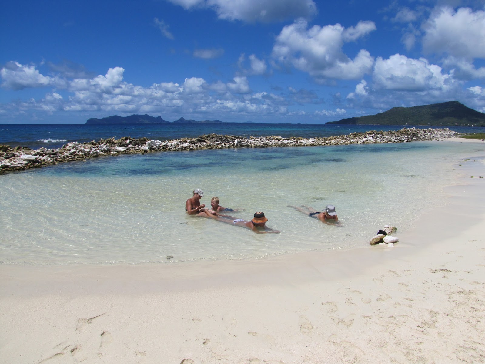 CATLYN VOYAGE Sandy Island, so beautiful!