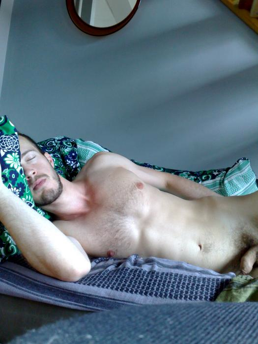 165k+ follow all things gay, naturist and "eye catching". alanh-m...