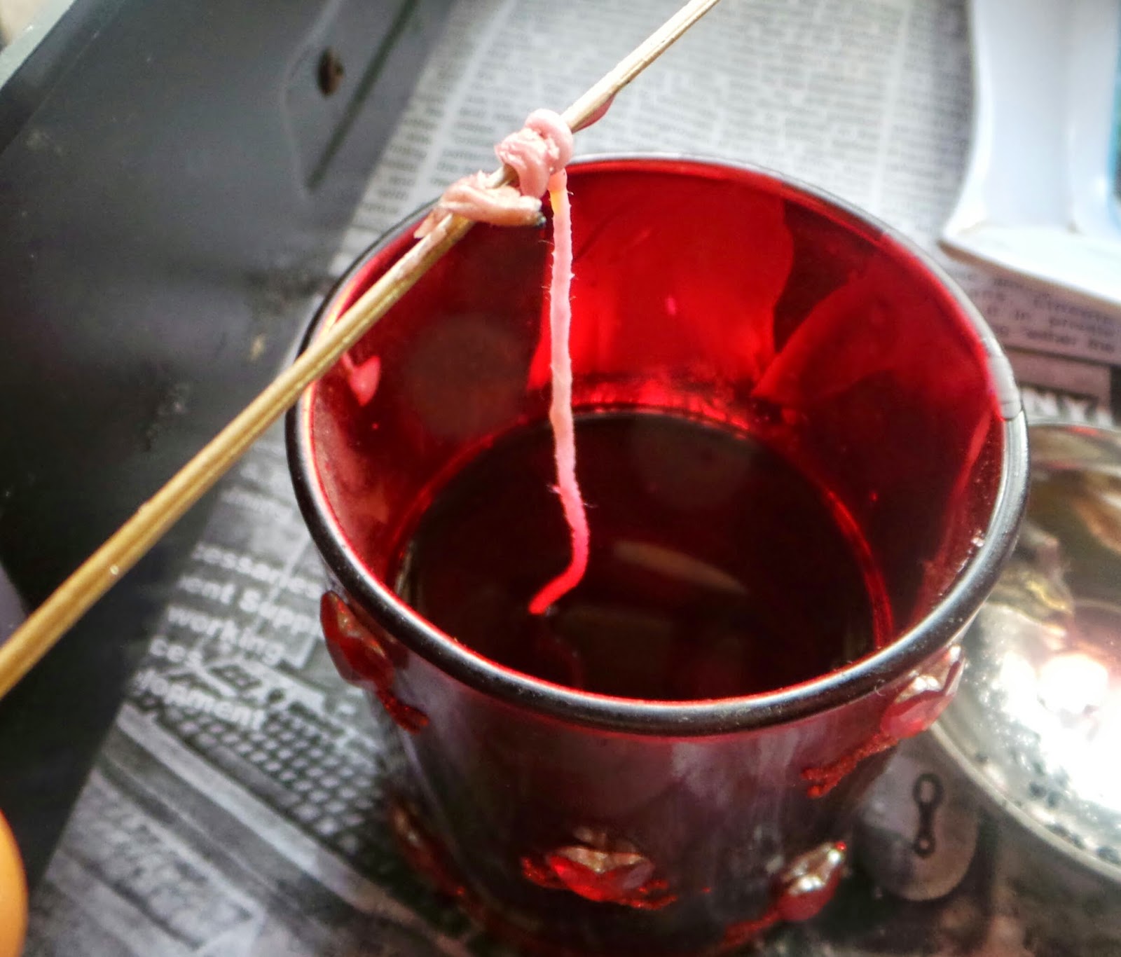 MAKING YOUR SCENTED CANDLES THE NIGERIAN WAY. nappilynigeriangirl