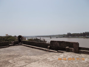 View of Damanganga river and the "Old Bridge" linking Nani and Moti Daman.