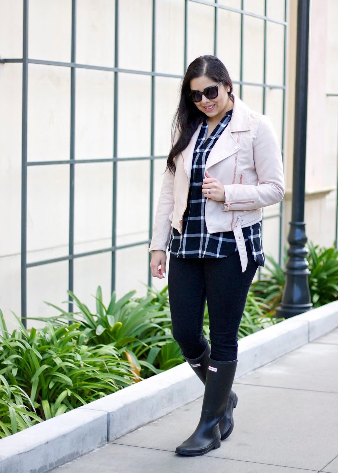 Flannel and moto jacket San Diego Fashion Blogger, winter 2016 outfit, winter fashion, san diego winter fashion, how to wear hunter boots