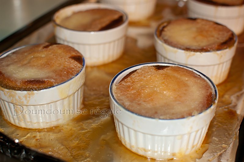 Pouding chômeur à l'érable, au rhum et au cheddar fort Doumdoum se régale