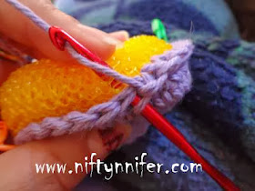 http://www.niftynnifer.com/2013/09/free-simple-crochet-scrubby-pattern-by.html
