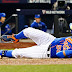 Yoenis Céspedes salió lesionado del juego 5