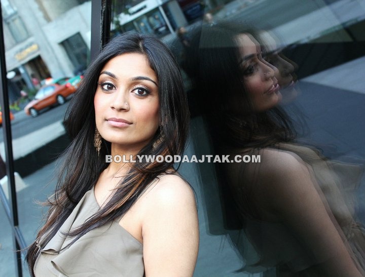 Akhina Mooken � Miss India Canada 2011 Photoshoot Pics - HOT DESI GIRLS PHOTOS - Famous Celebrity Picture 
