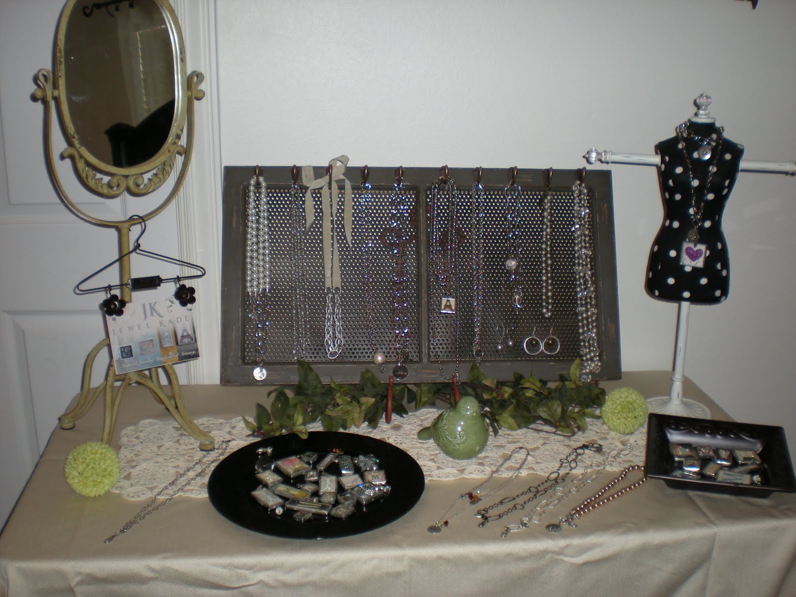 Jewel Kade Stylist Jewel Kade Displays