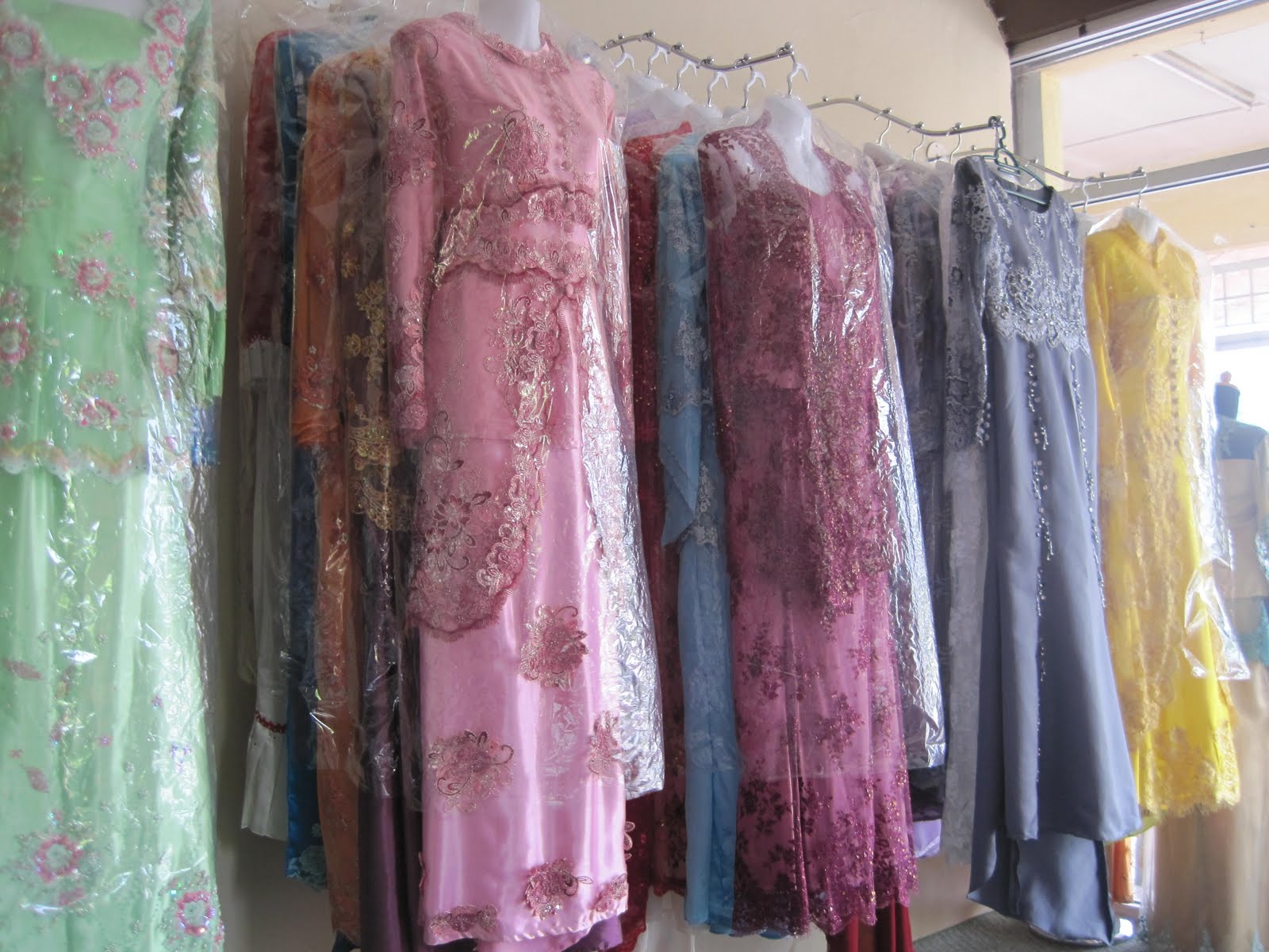 BUTIK PENGANTIN ANDA: Baju Pengantin Di Butik Melati Cottage...Harga
