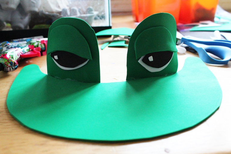 Creative Learning DIY Last Minute Frog Costume (With images) Frog