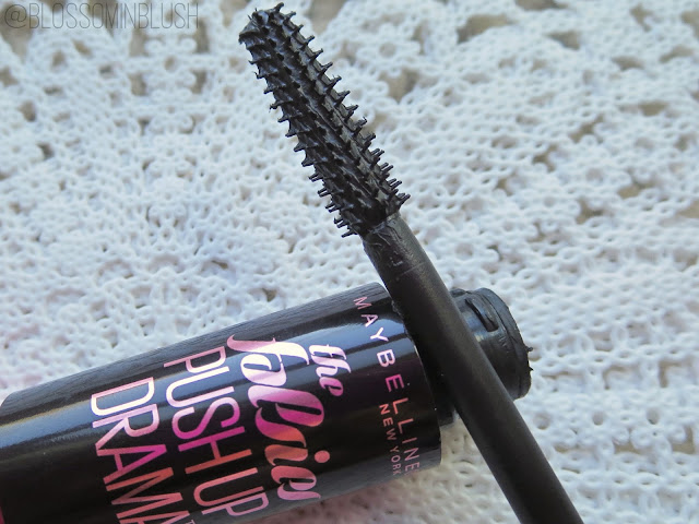 a picture of Maybelline The Falsies Push Up Drama Mascara (brush close up)