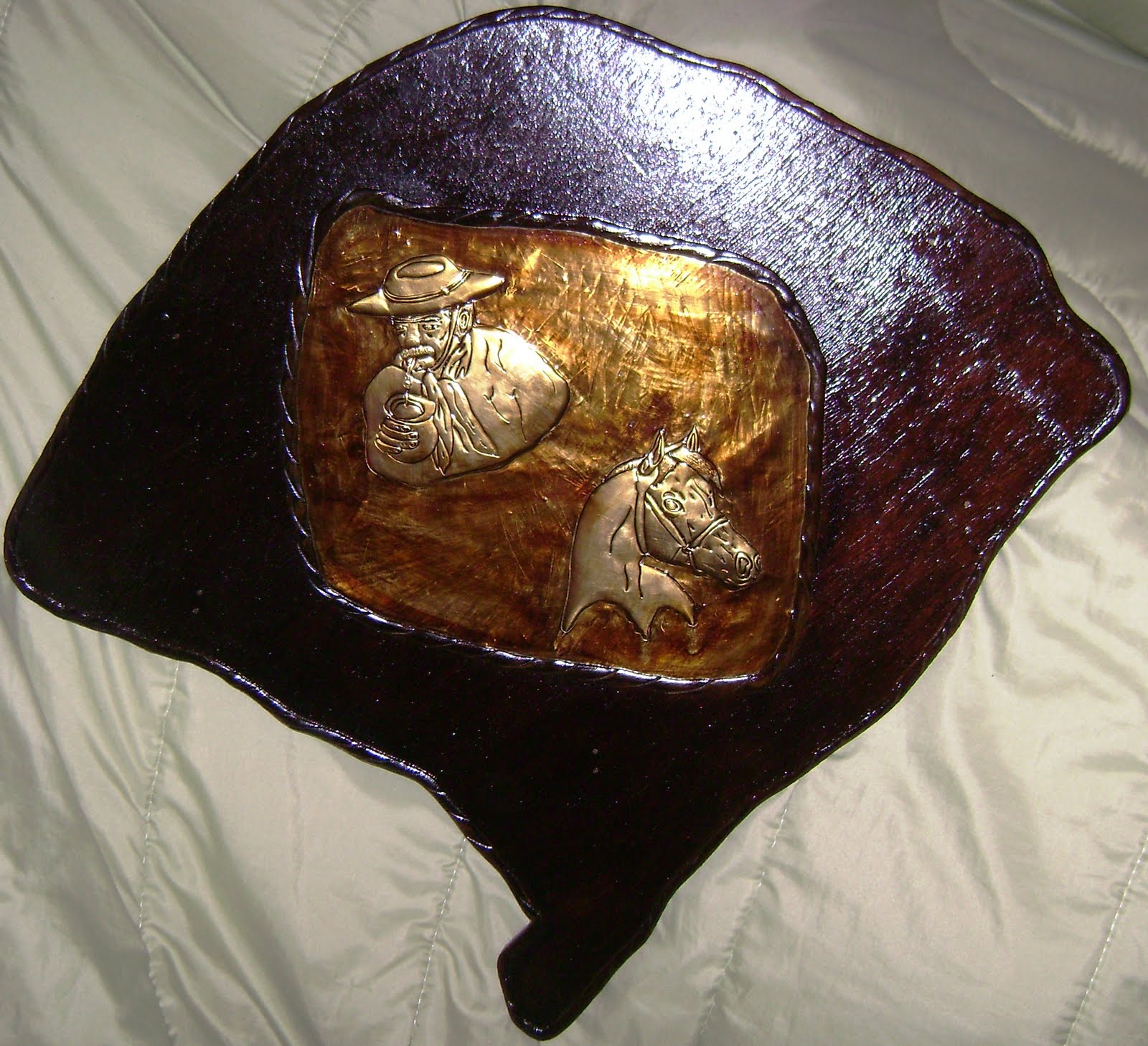 Julio Velasques Artesanato Gaúcho pota espeto de parede rs madeira c detalhe em cobre med Aparador Pelos Masculino ~ Julio Velasques Artesanato Gaúcho pota espeto de parede rs madeira c detalhe em cobre med