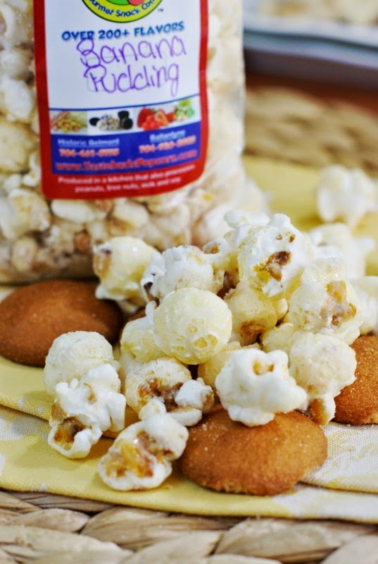 The Kitchen is My Playground Banana Pudding Pie {& 'POP's' Day POPCORN