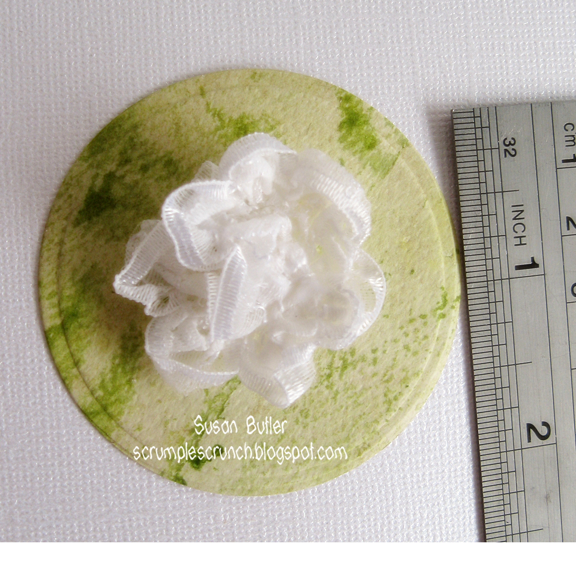 Scrumplescrunch How to make a Lace Flower....