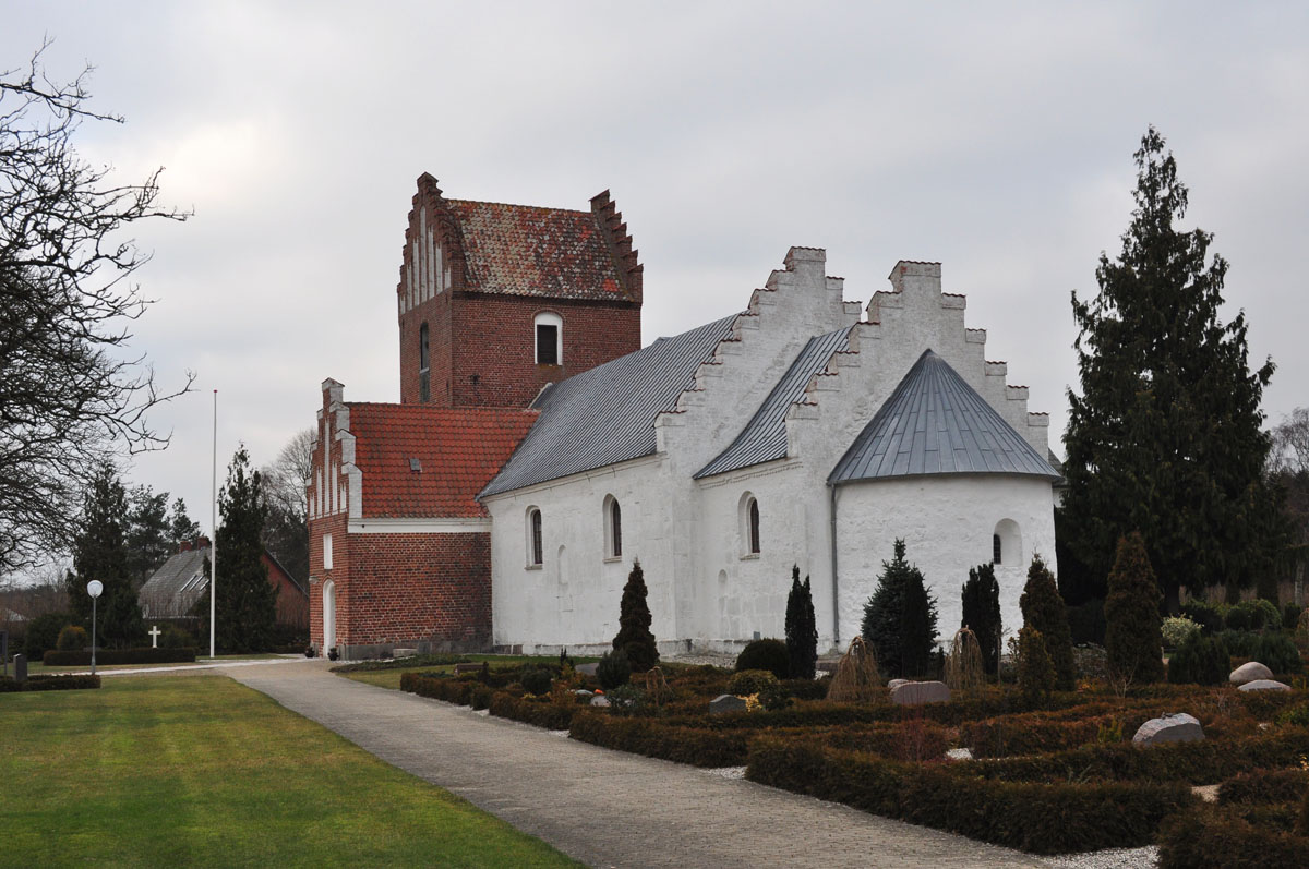 Church and Manor in Denmark Auning church / Auning kirke, Sønderhald