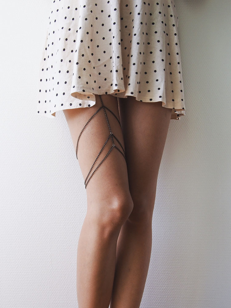 Martina M. DIY Chain Garter