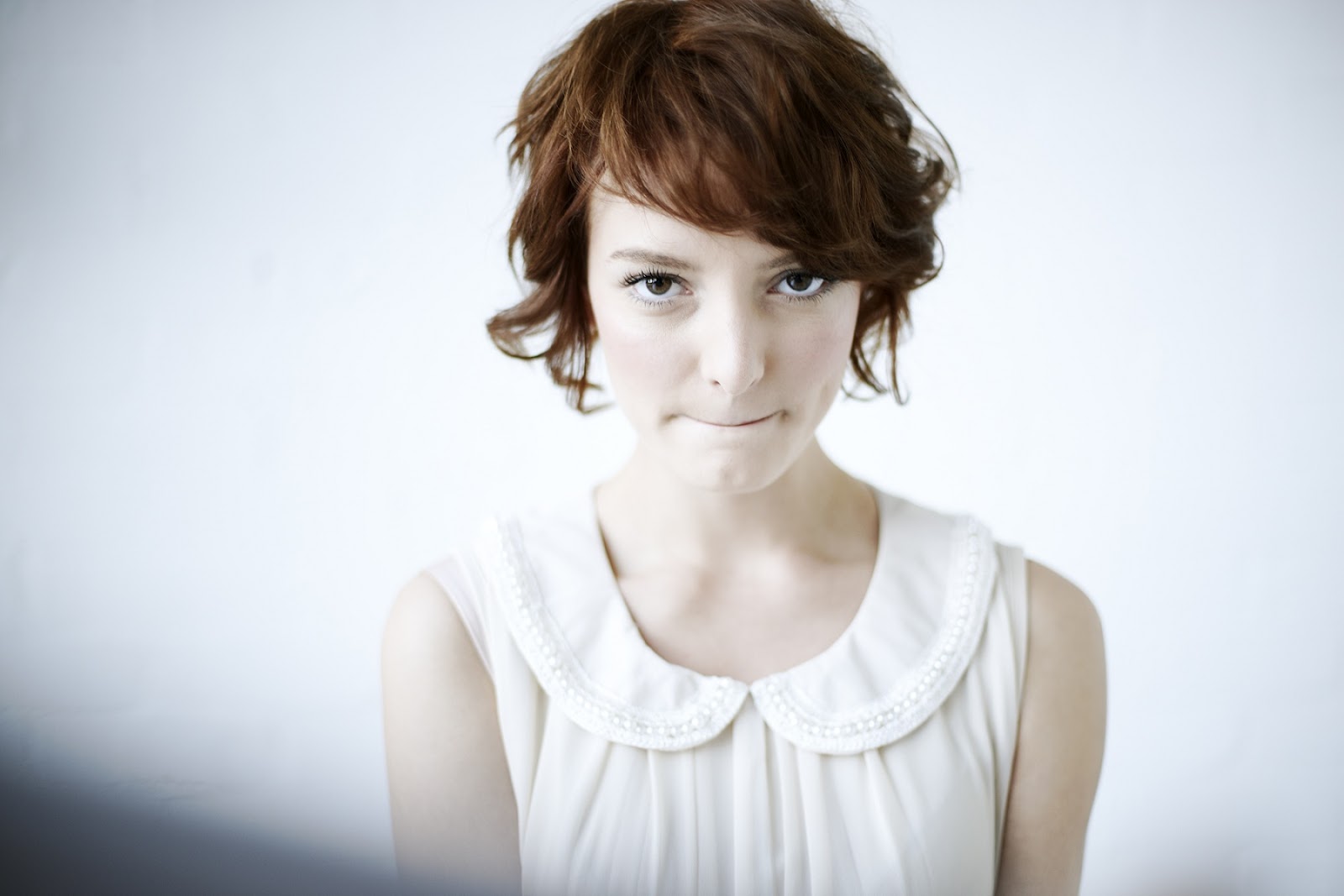 SkinsWeb Fansite / E4 / Noticias de Skins 7 / Time Changes Everyone Dakota Blue Richards habla
