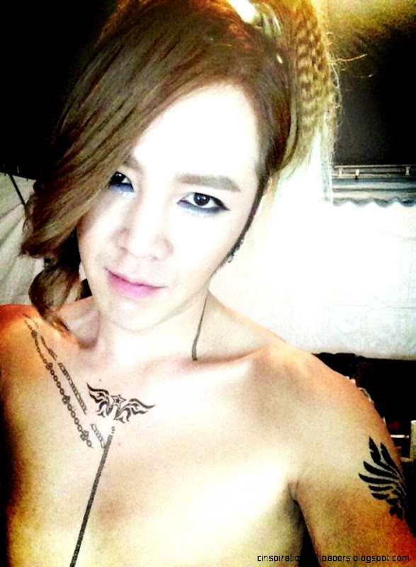 KOREA FANS PANAMA JANG GEUN SUK SE TOMA UNA FOTO SIN CAMISETA KOREA FANS PANAMA JANG GEUN SUK SE TOMA UNA FOTO SIN CAMISETA