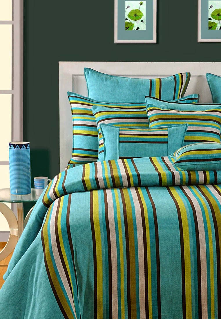 Beautiful enticing floral pattern turquoise bed sheet in casual white