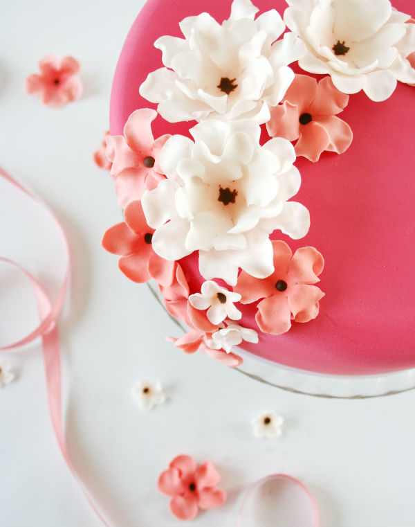 PINK FLOWER CAKE