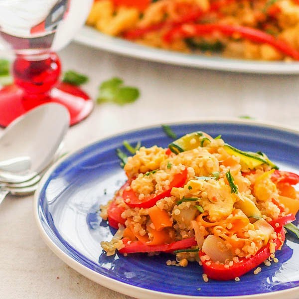 Box of Stolen Socks Egg Fried Quinoa / Κινόα με Λαχανικά