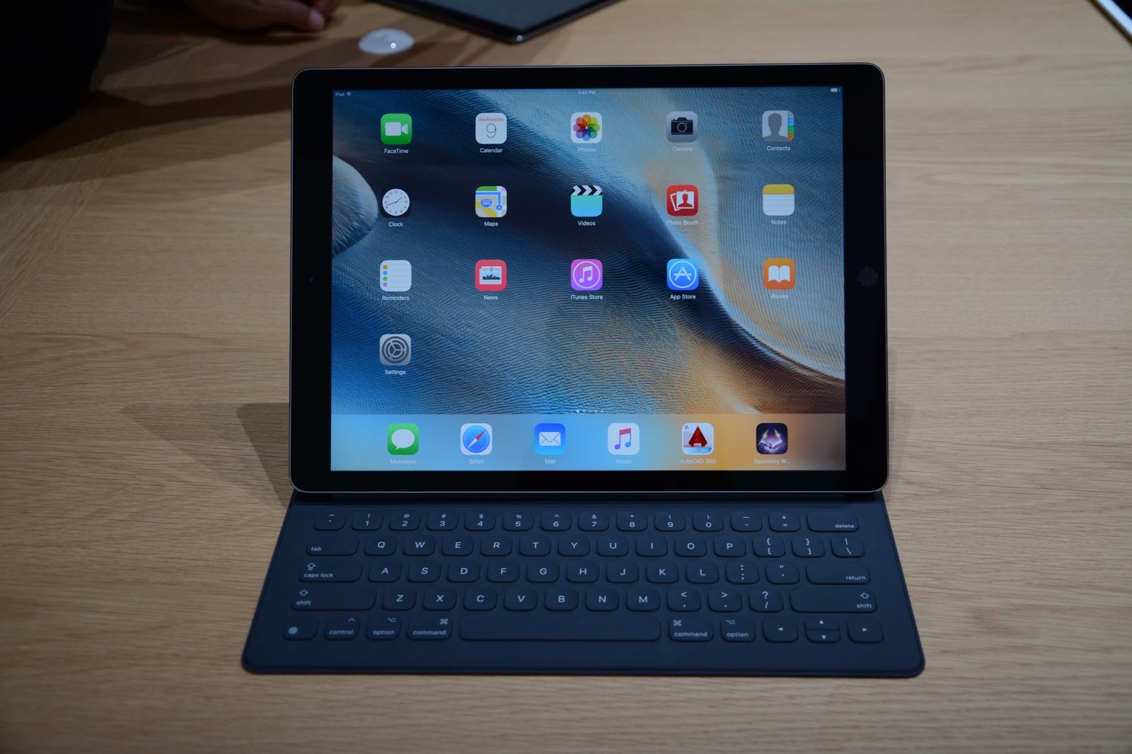 Release Date for Apple's iPad Pro Announced TECHPHLIE
